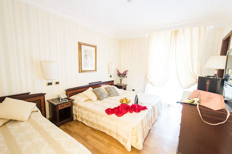 Hotel Cecil Rome 3*,