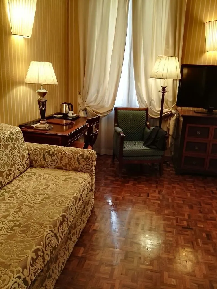 Hotel Cecil Rome 3*,