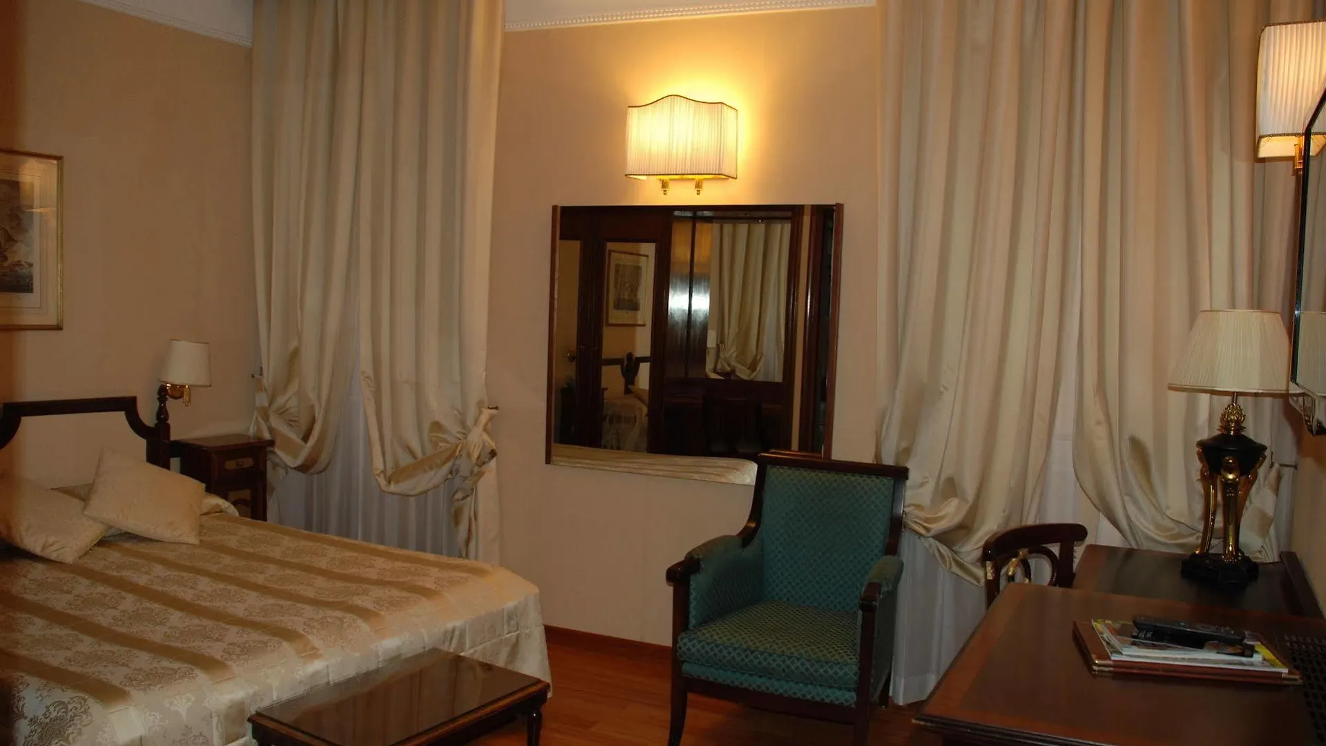 Hotel Cecil Rome 3*,